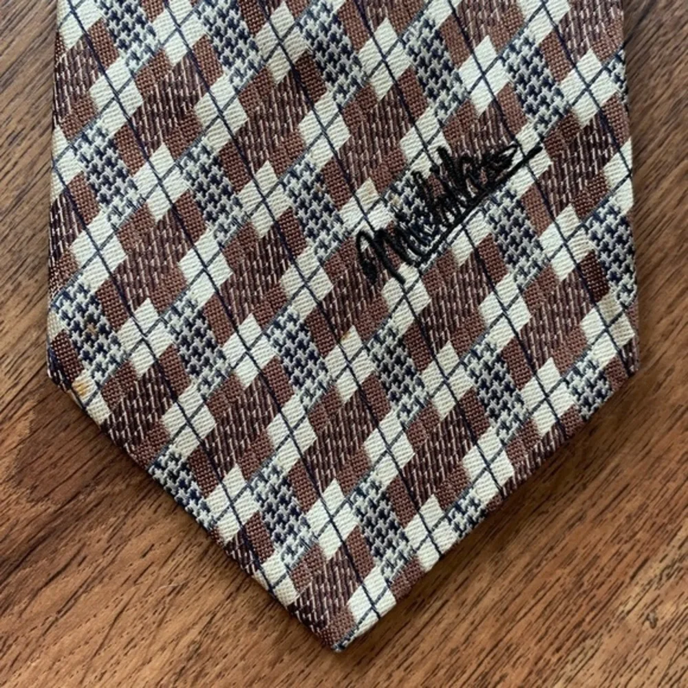 Michiko Koshino London Houndstooth Plaid Necktie